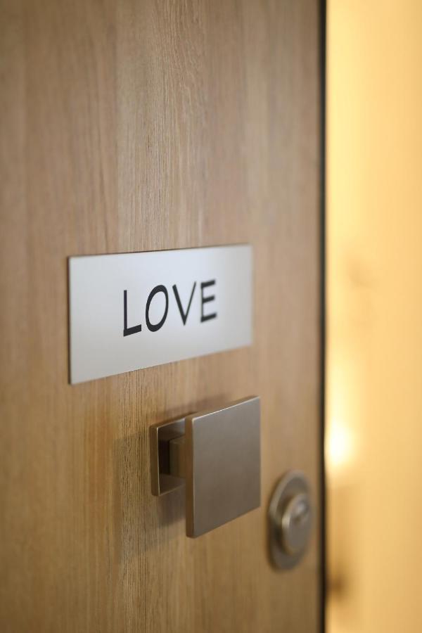Love Lifestyle Suite เอเธนส์ ภายนอก รูปภาพ